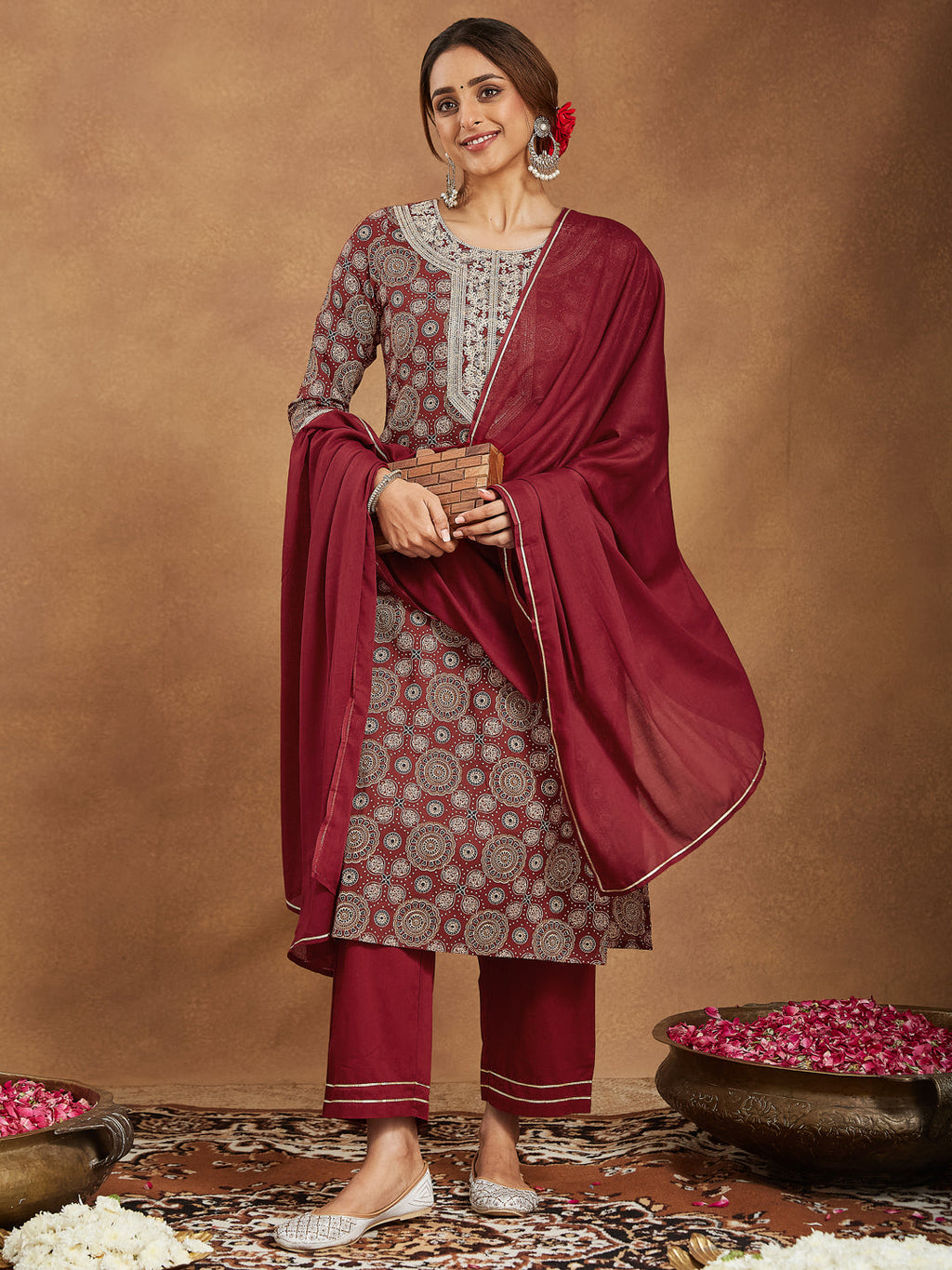 Janasya Women's Maroon Pure Cotton Ethnic Motifs Printed Straight Kurta Set