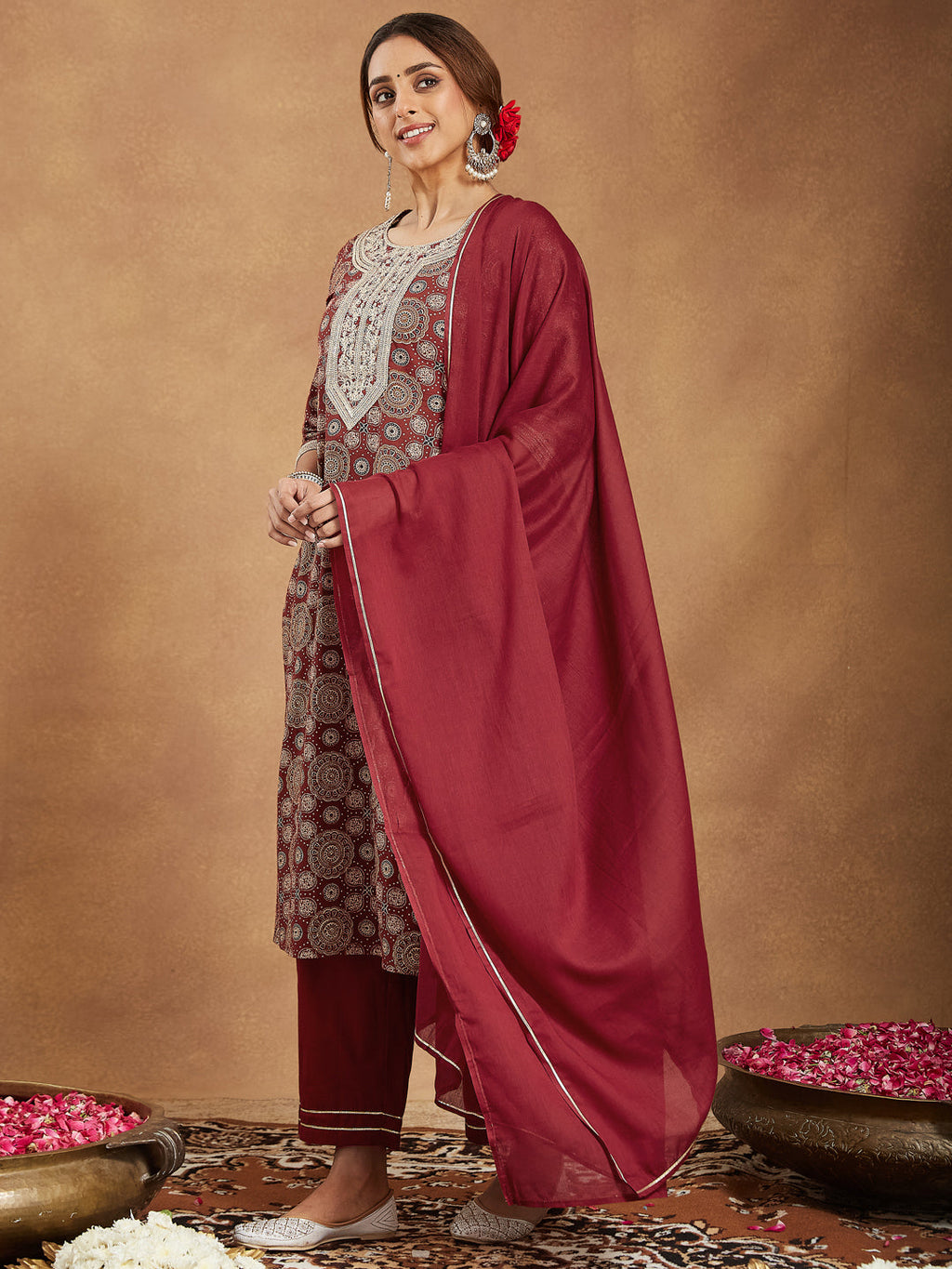Janasya Women's Maroon Pure Cotton Ethnic Motifs Printed Straight Kurta Set