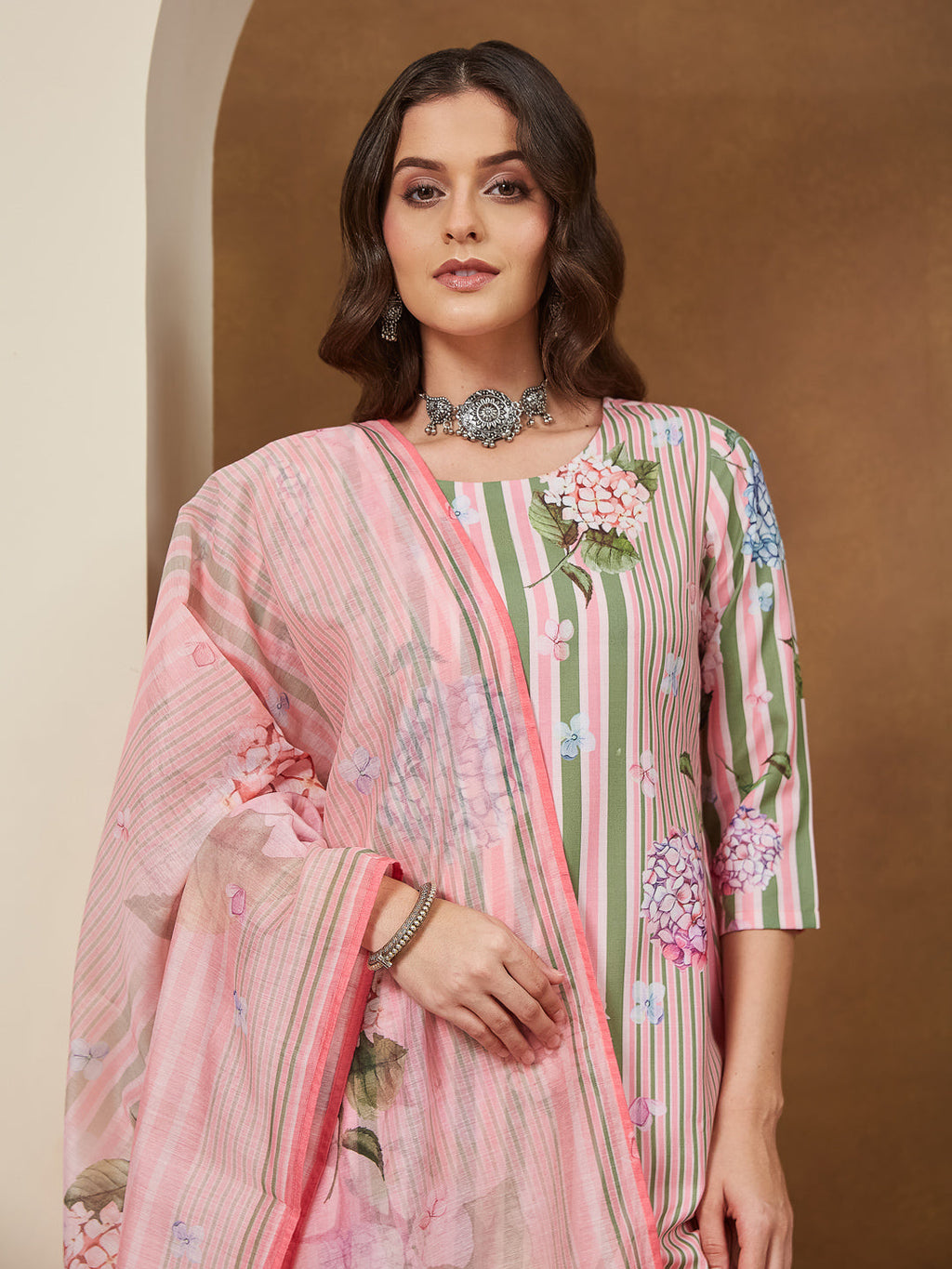 Janasya Women's Light Pink Cotton Blend Floral Printed Straight Kurta Set