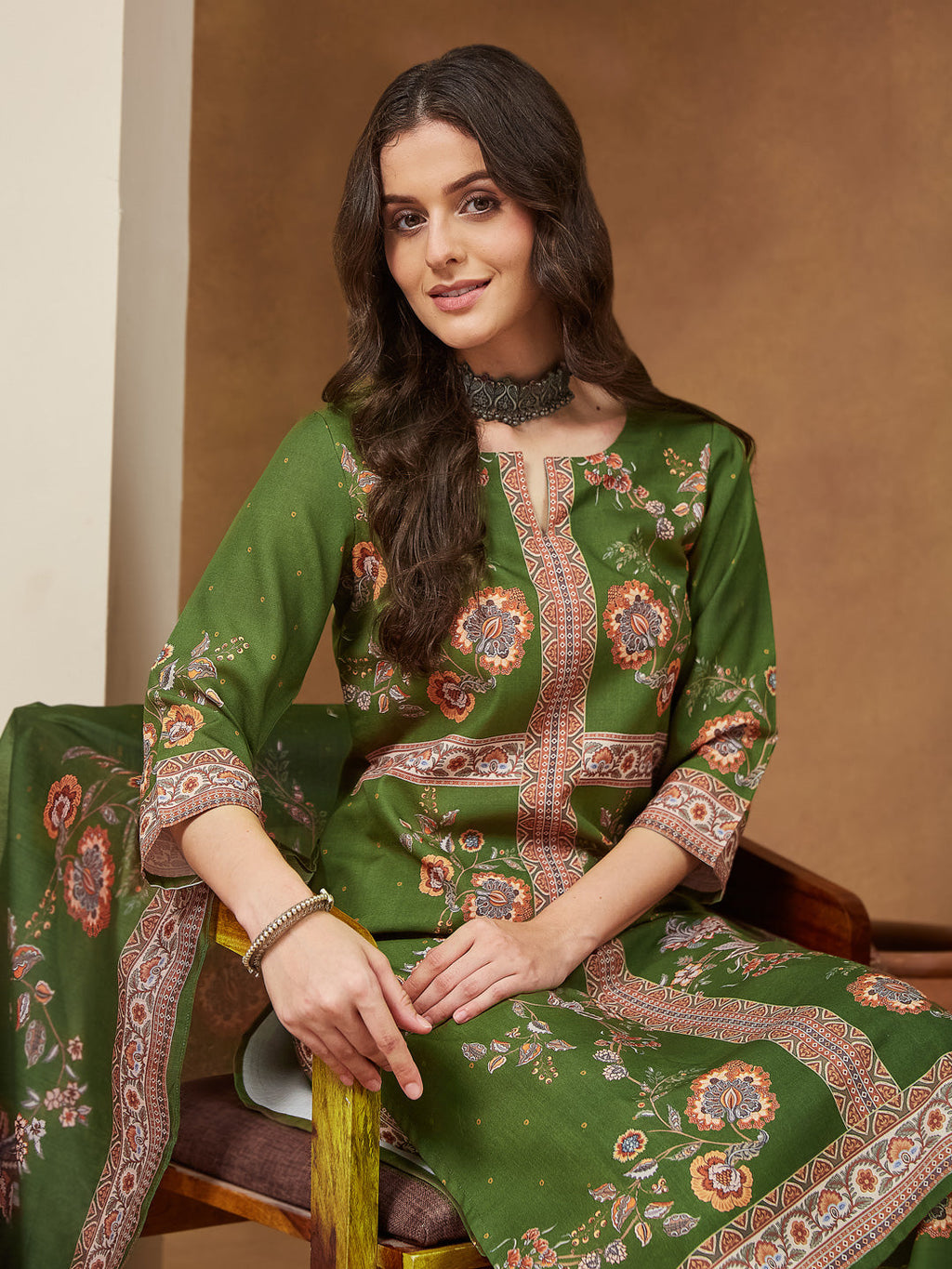 Janasya Women's Mehendi Green Cotton Blend Floral Printed Straight Kurta Set